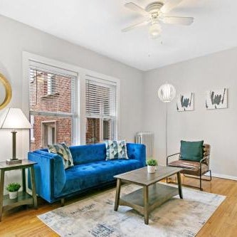 1BR Apartment in Rogers Park with King Bed - Lunt 2E Thumbnail